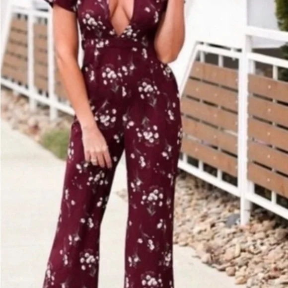 Sadie & Sage Red and White Floral Jumpsuit with V-Neck - Picture 1 of 13